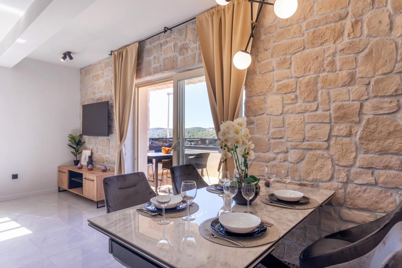 Teona Luxury Apartment With Jacuzzi And Terrace Sea View Sali Exterior foto